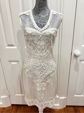 Cache White Lace Applique Sleeveless Midi Dress
Sz. 10 Old Money Wedding Formal
